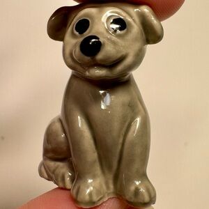Wade Whimsies puppy dog ceramic figurine. Approx 1.25”